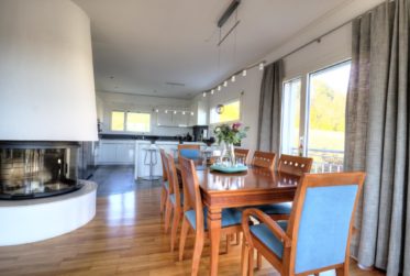 Magnifique Duplex avec Vue Panoramique sur le Lac et les Vignes