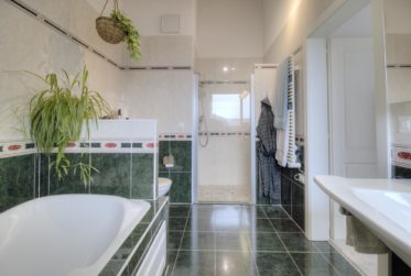Magnifique Duplex avec Vue Panoramique sur le Lac et les Vignes