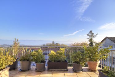 Magnifique Duplex avec Vue Panoramique sur le Lac et les Vignes