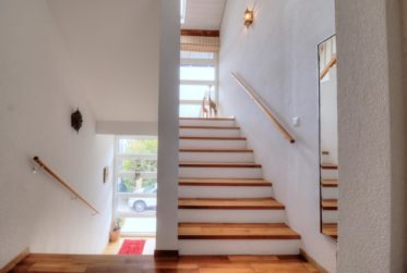 Magnifique Duplex avec Vue Panoramique sur le Lac et les Vignes