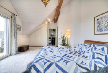 Magnifique Duplex avec Vue Panoramique sur le Lac et les Vignes