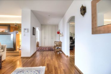 Magnifique Duplex avec Vue Panoramique sur le Lac et les Vignes