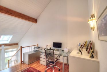 Magnifique Duplex avec Vue Panoramique sur le Lac et les Vignes